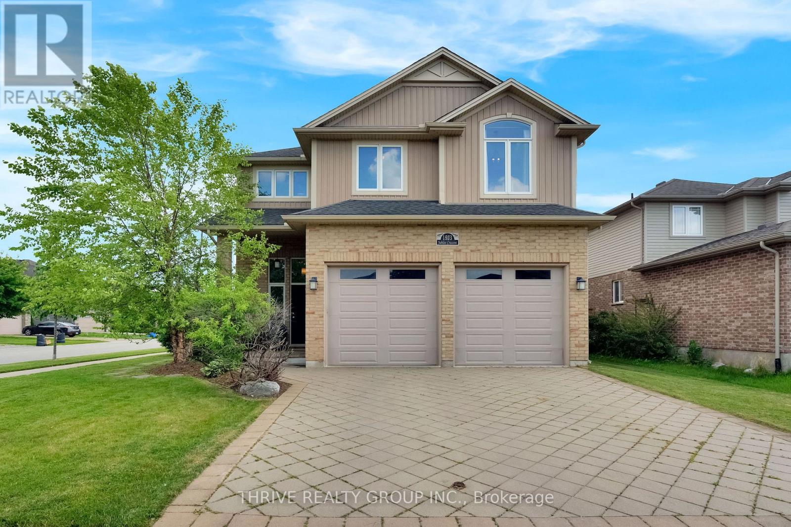 1903 Jubilee Crescent Property Photo 4