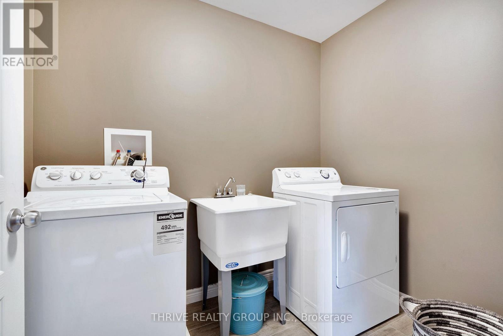 1903 Jubilee Crescent Property Photo 23