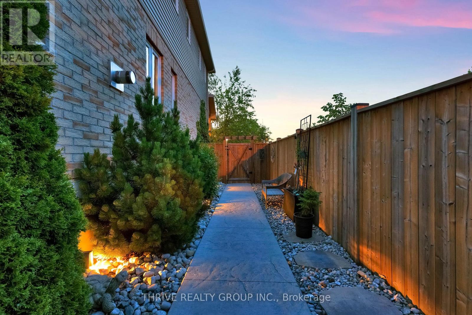 1903 Jubilee Crescent Property Photo 42