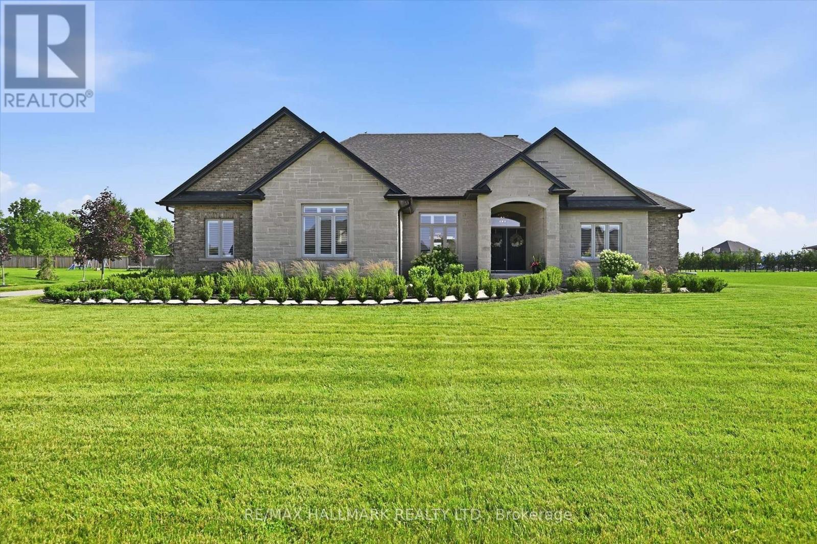18 KRAMER COURT Property Photo 1