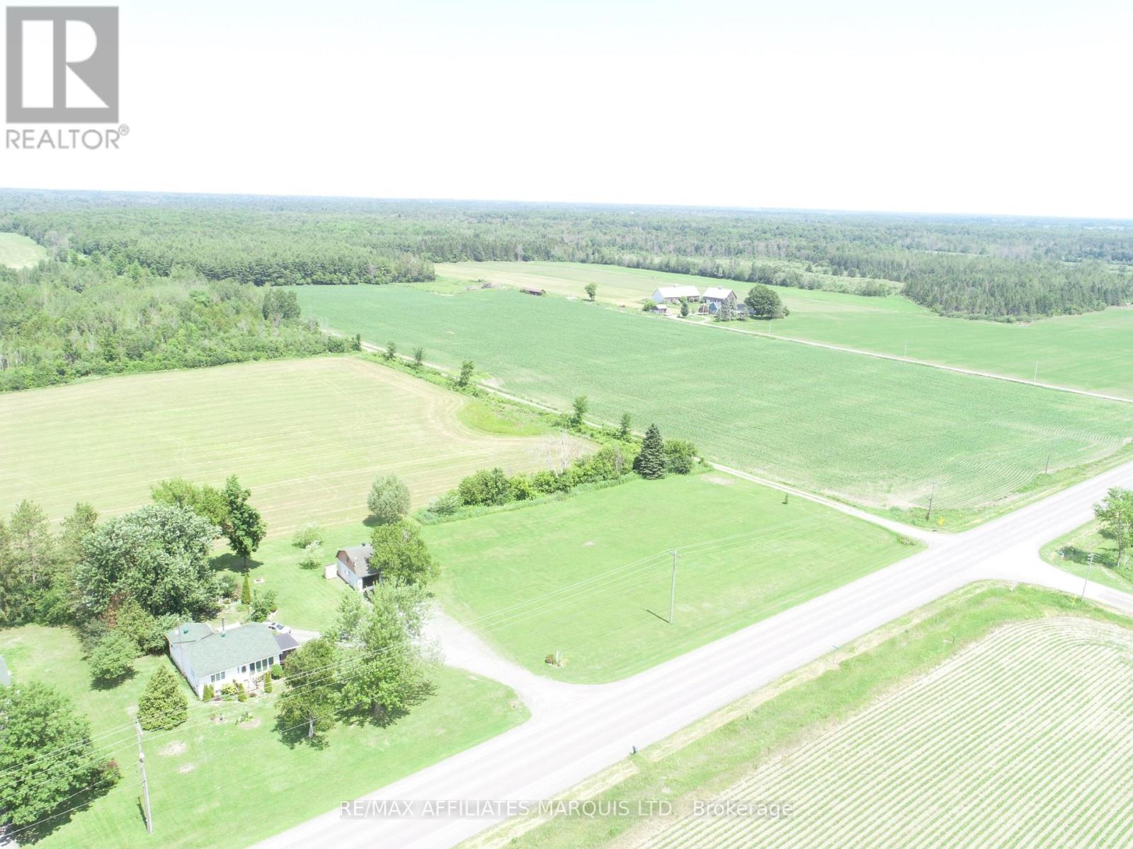 ... County 43 Road Property Photo 2