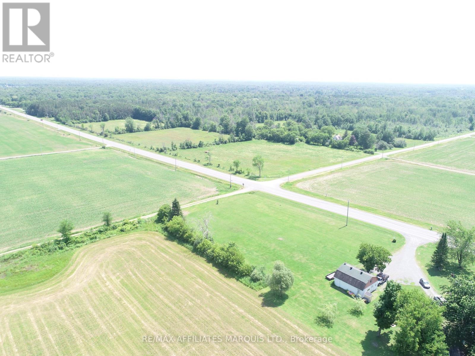 ... County 43 Road Property Photo 5