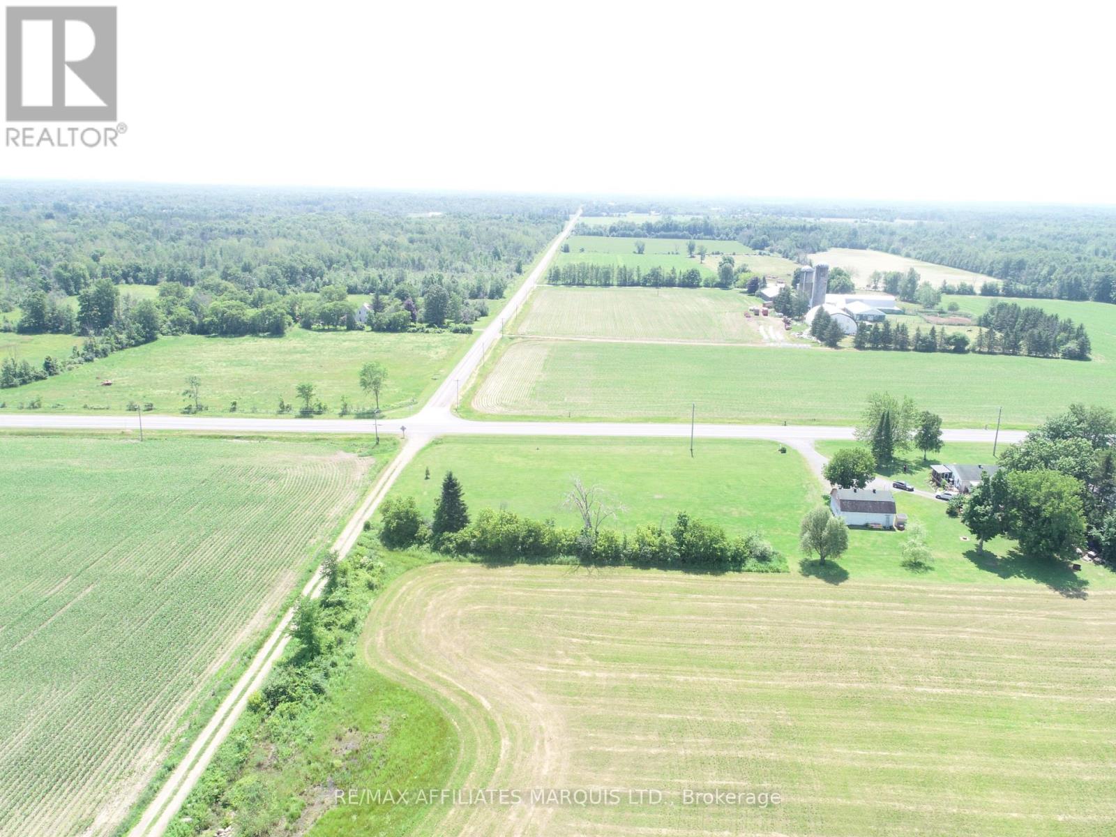 ... County 43 Road Property Photo 6