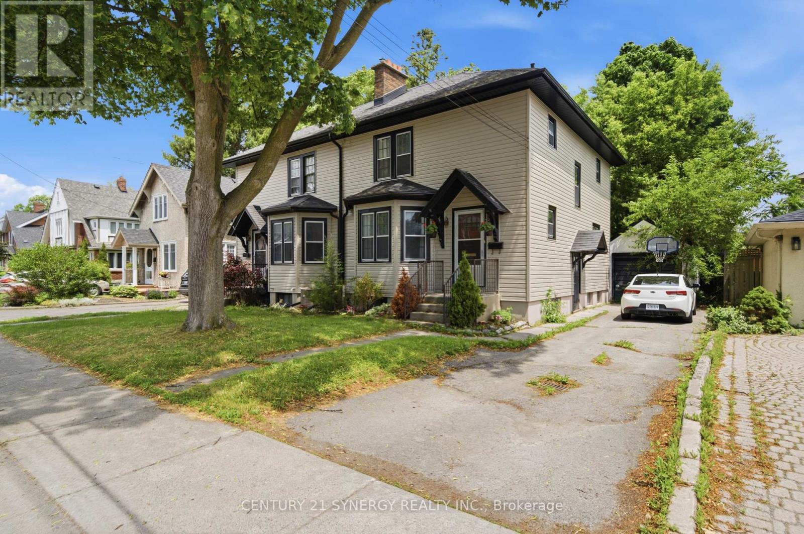 207-209 Foster Avenue Property Photo 4