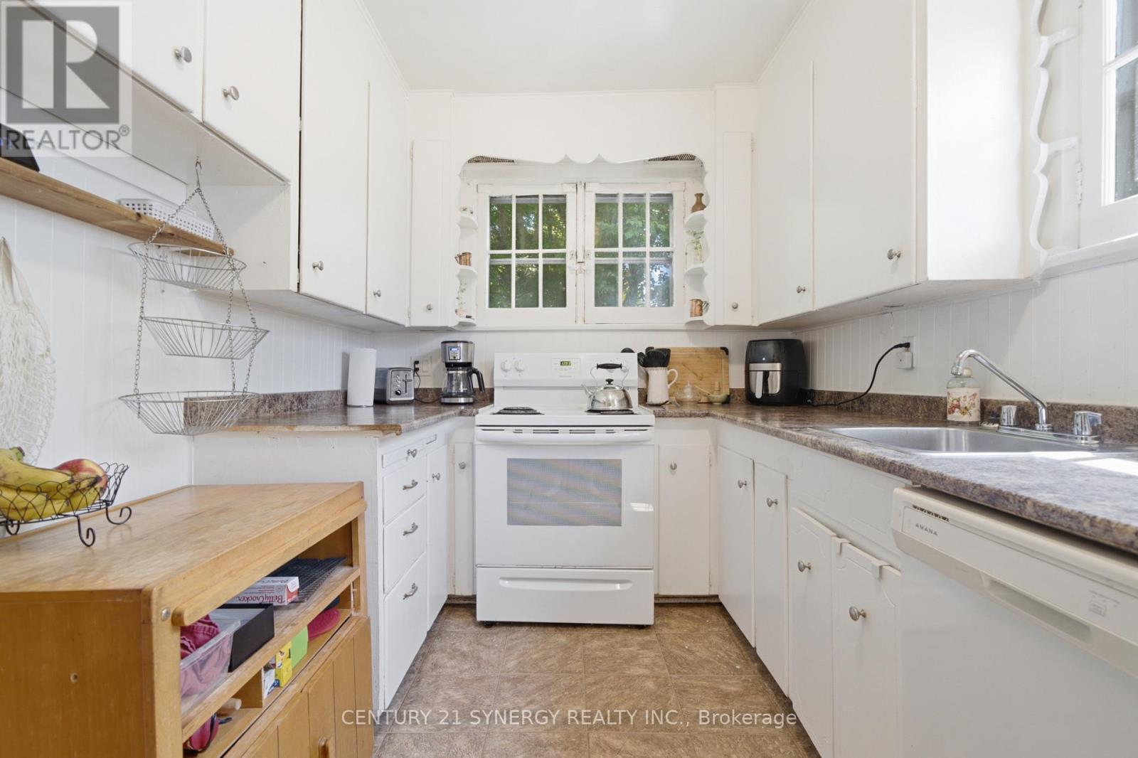 207-209 Foster Avenue Property Photo 15