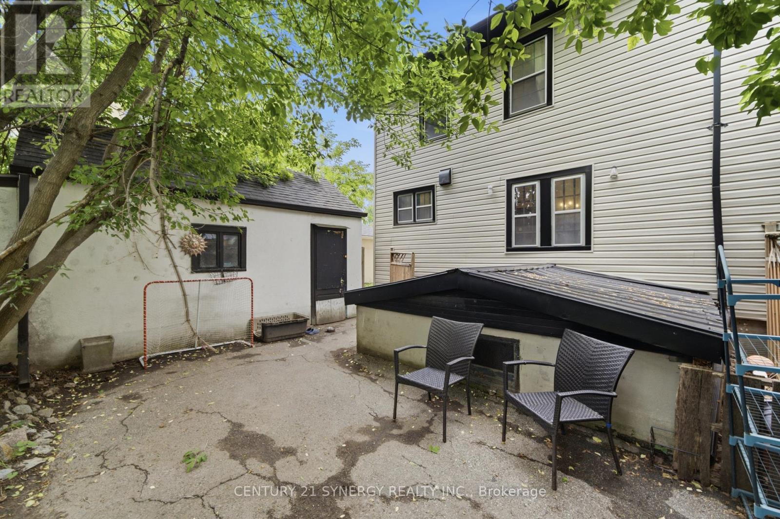 207-209 Foster Avenue Property Photo 47