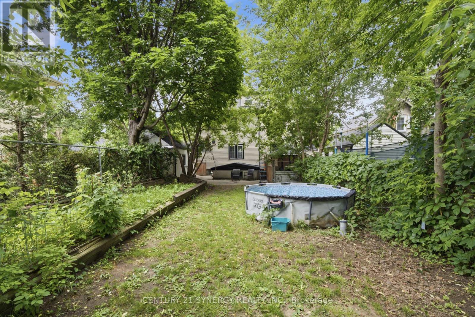 207-209 Foster Avenue Property Photo 49