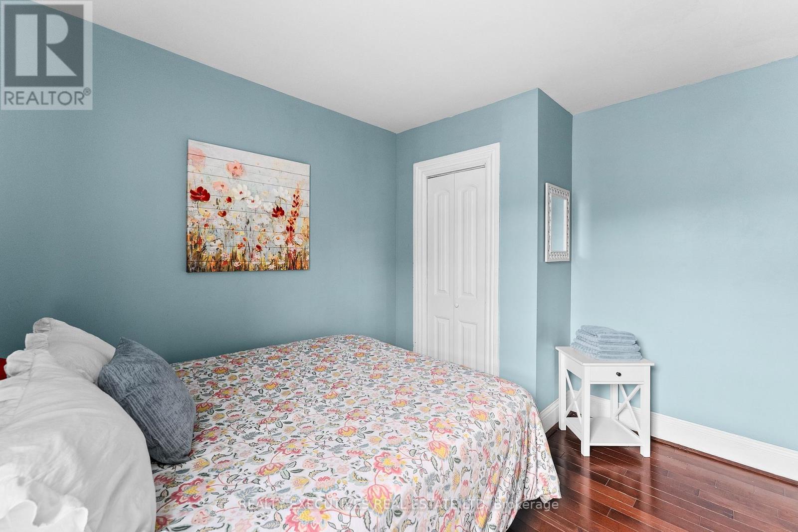 28 5th Street E Property Photo 17