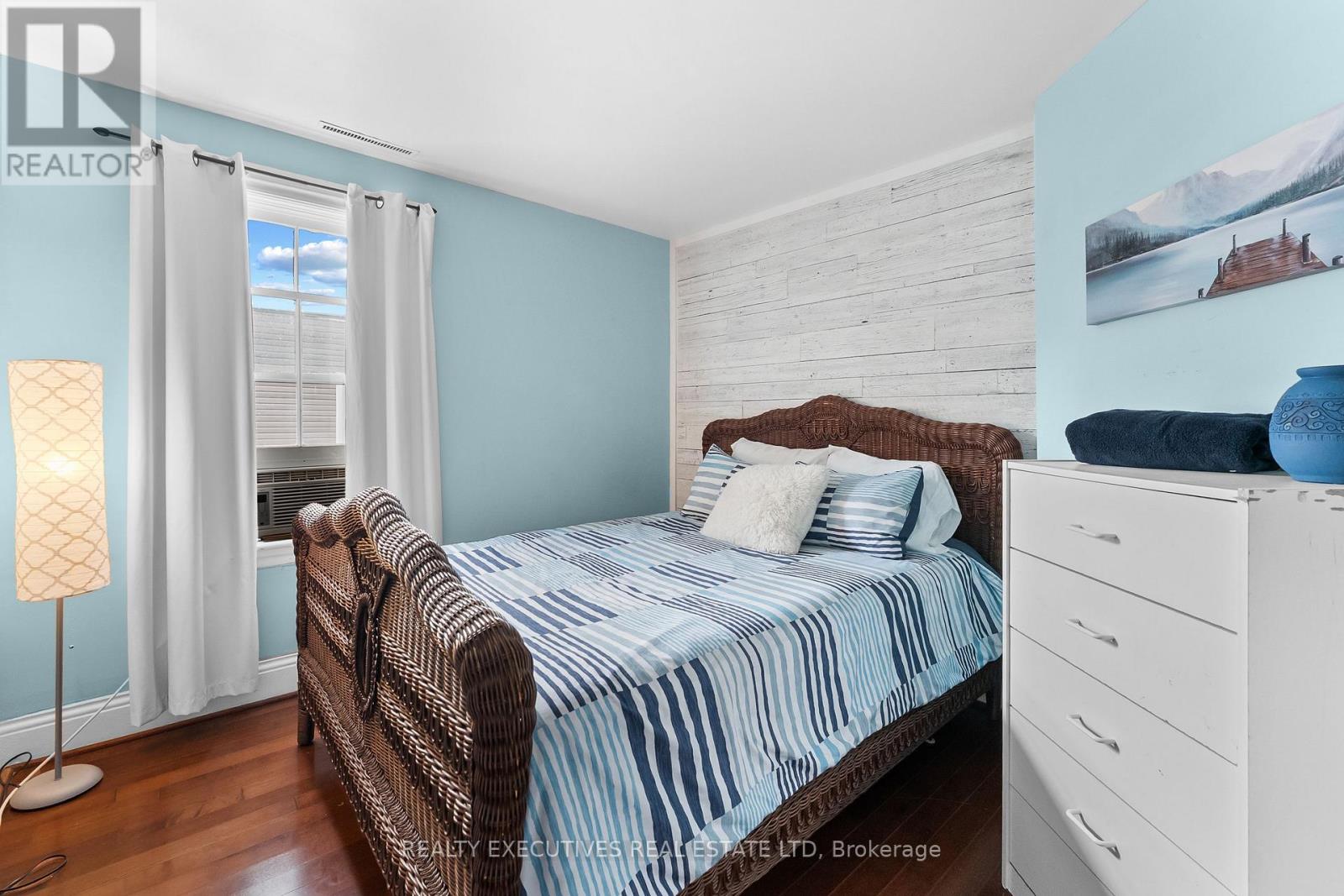 28 5th Street E Property Photo 19