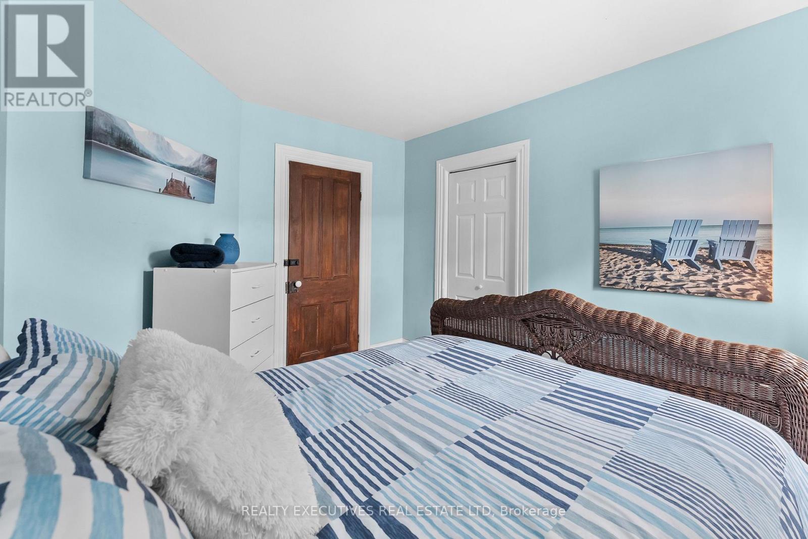 28 5th Street E Property Photo 20