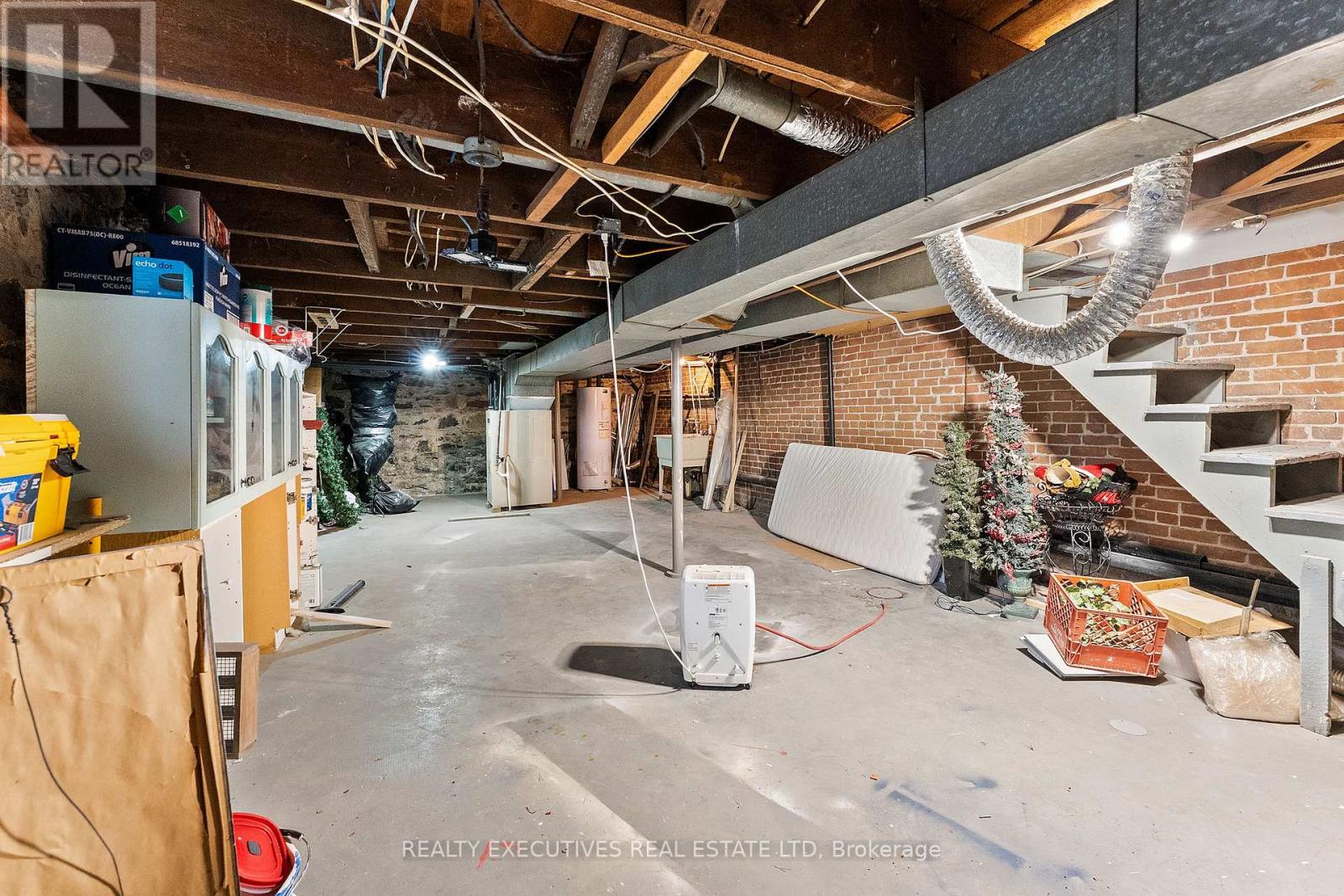 28 5th Street E Property Photo 26