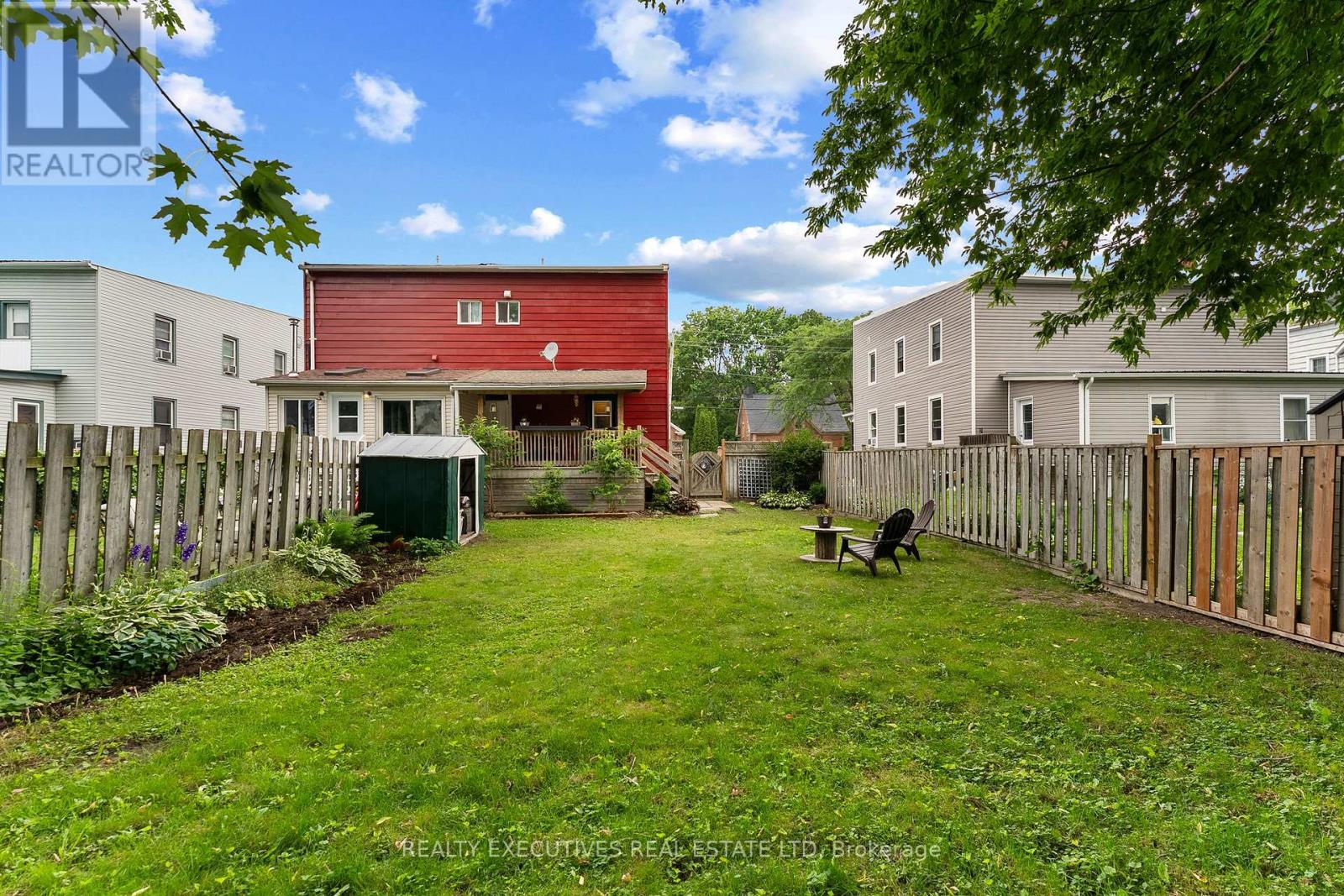 28 5th Street E Property Photo 27