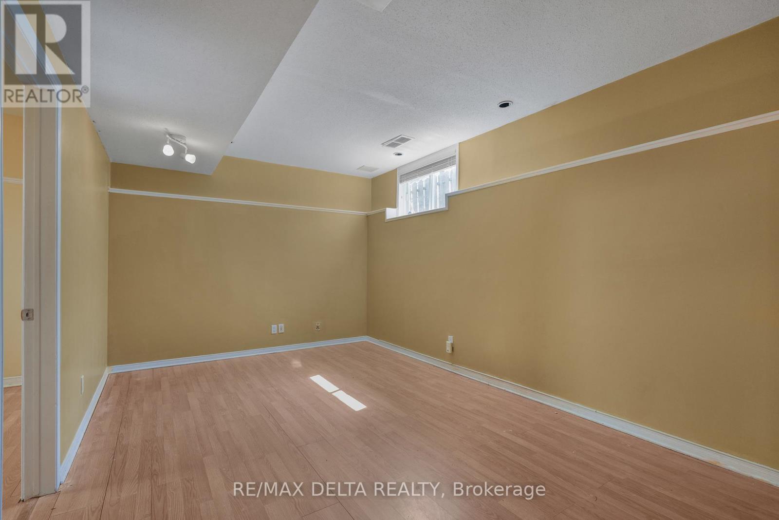 2218 Cecile Crescent Property Photo 24