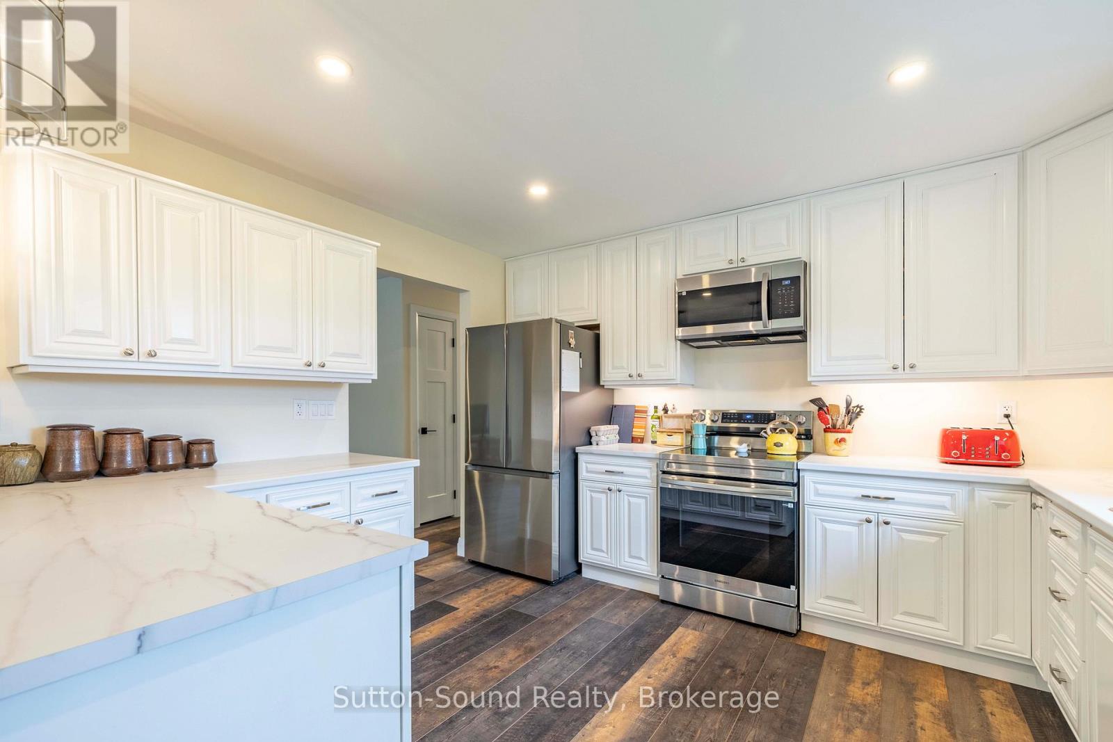 397600 10 Concession Property Photo 17
