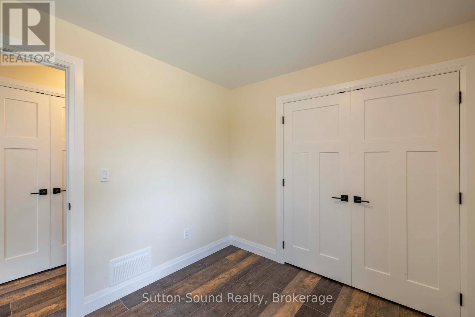 397600 10 Concession Property Photo 25