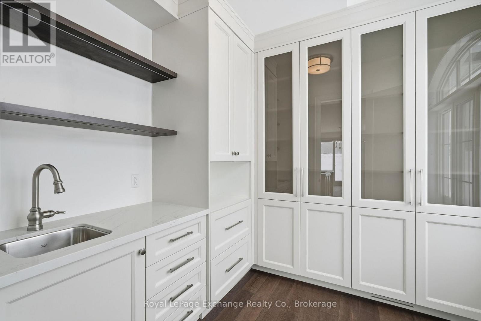 90 Inverness Street N Property Photo 7