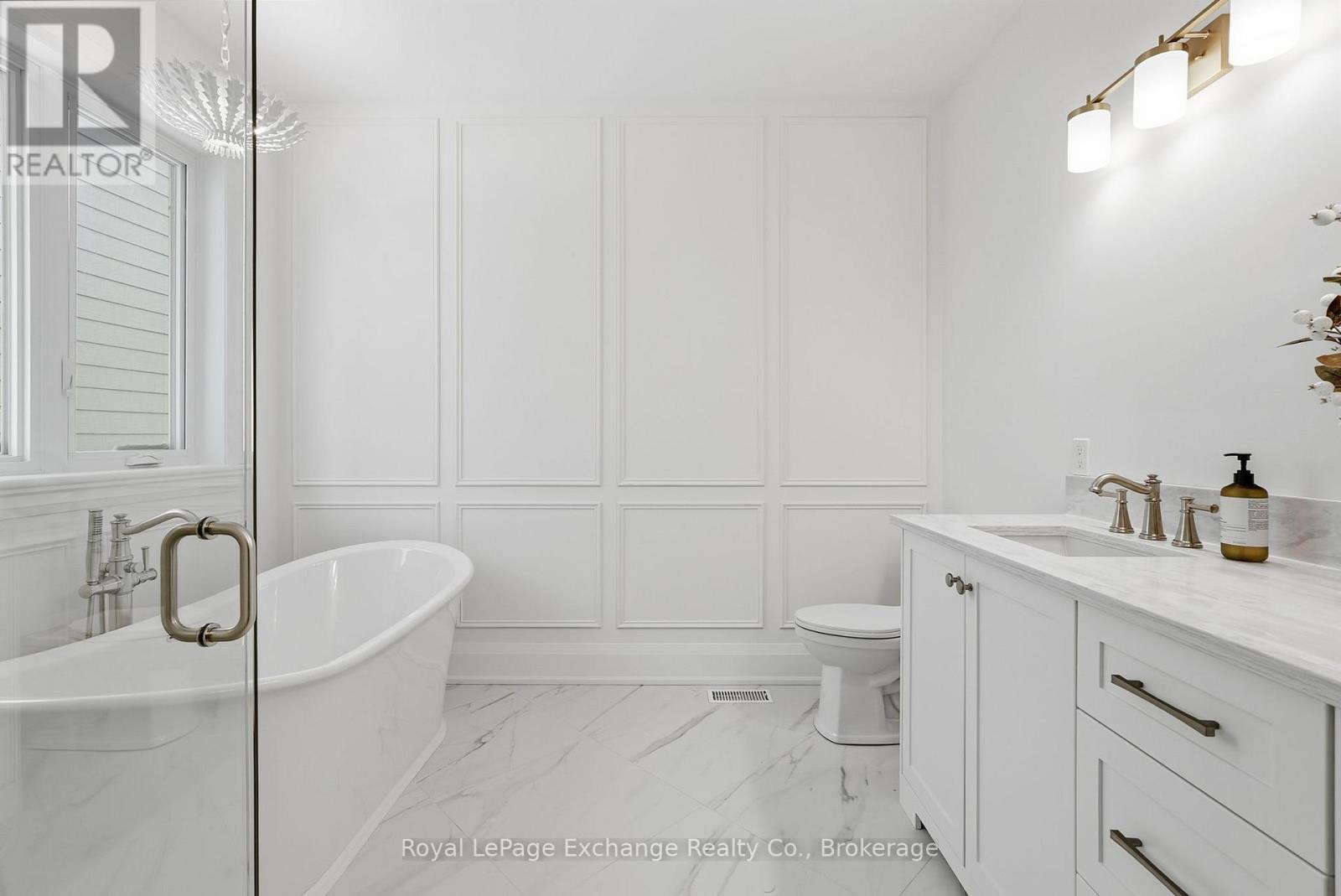 90 Inverness Street N Property Photo 12