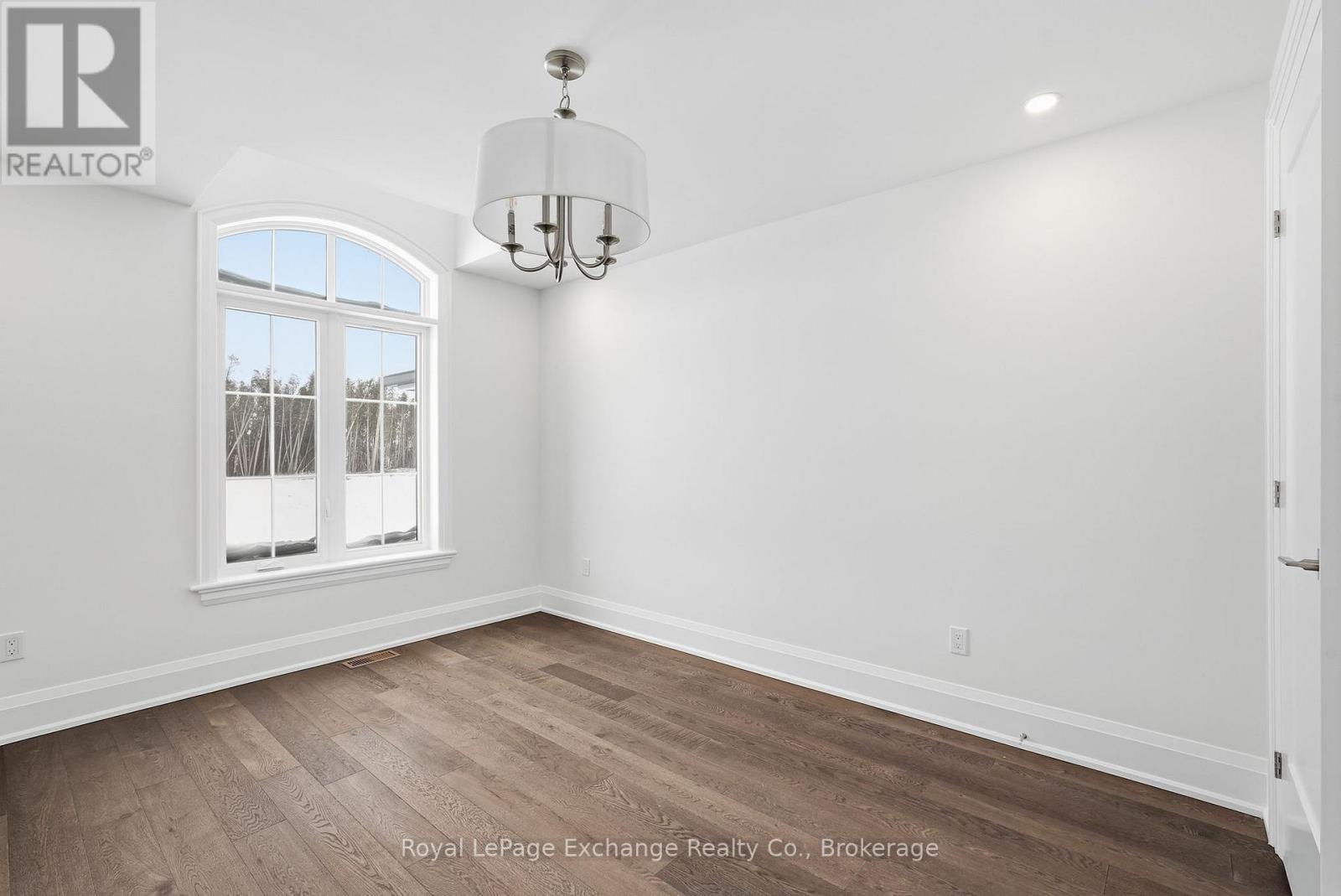 90 Inverness Street N Property Photo 18