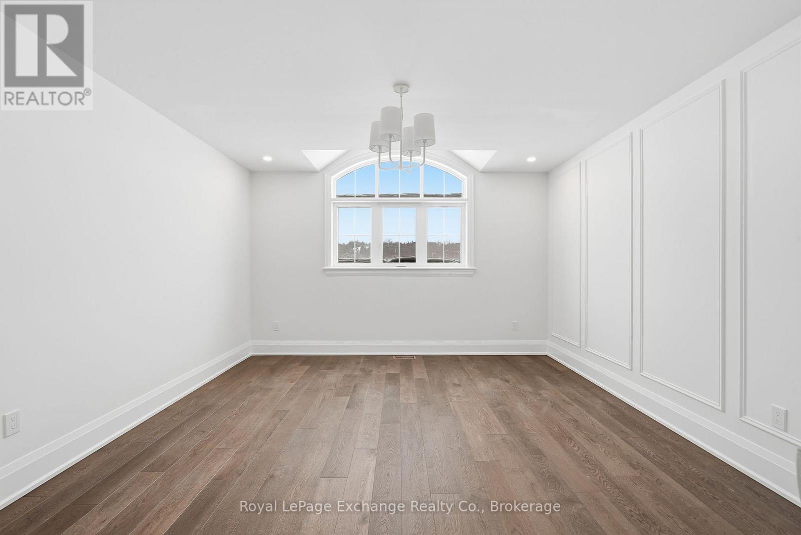 90 Inverness Street N Property Photo 20
