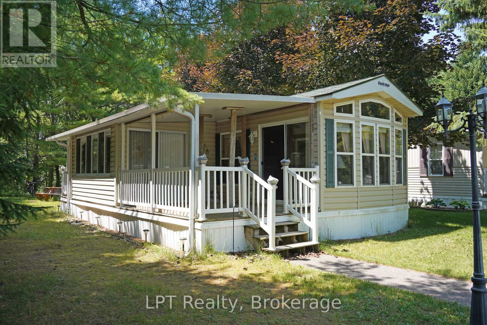M44 - 13 Southline Avenue Property Photo 1