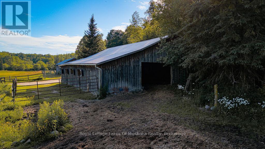 2245 Ahmic Lake Road Property Photo 35