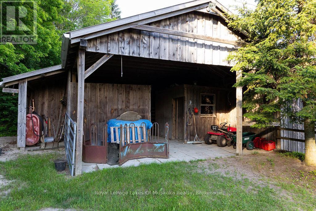 2245 Ahmic Lake Road Property Photo 38
