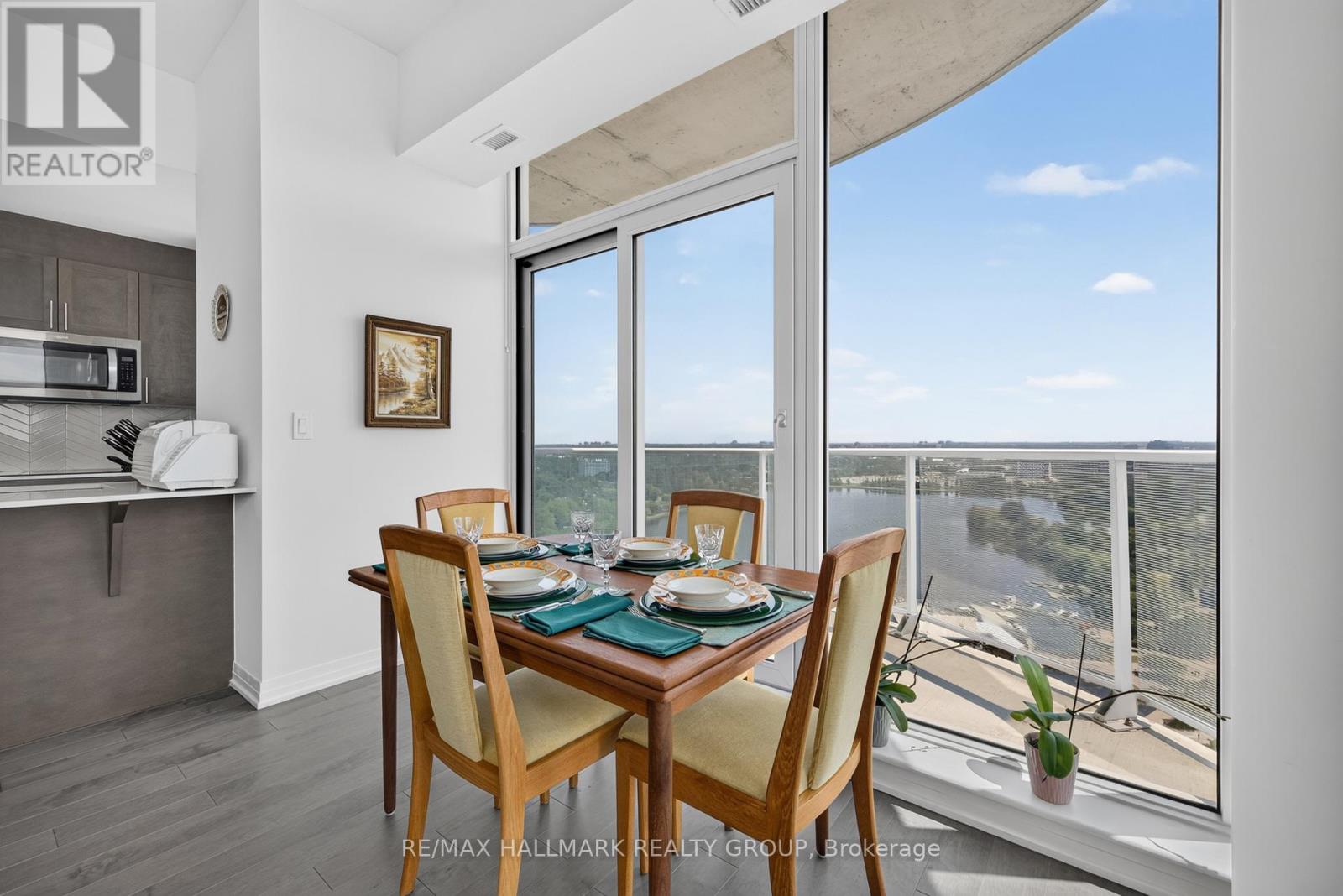 2404 - 805 Carling Avenue Property Photo 18