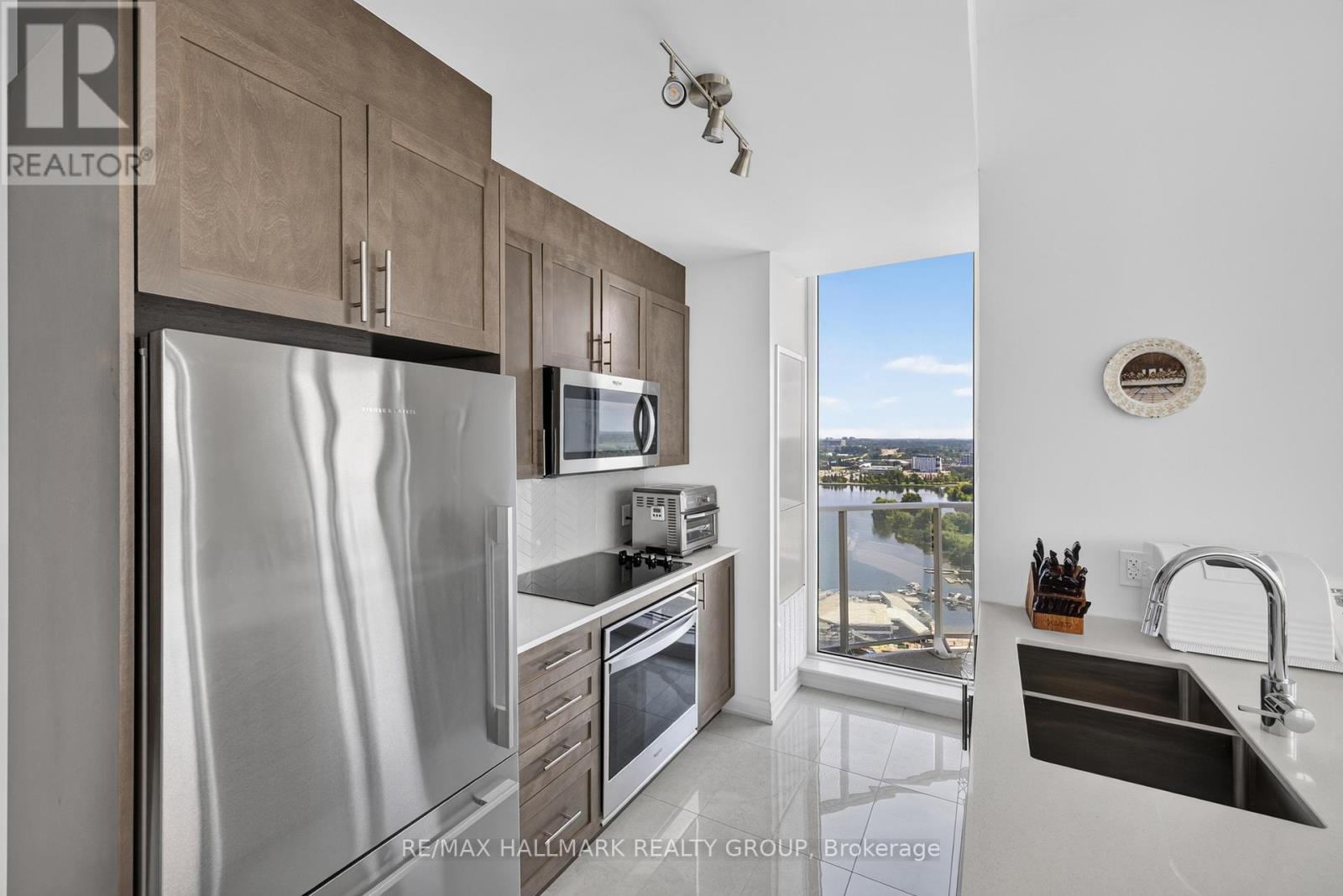 2404 - 805 Carling Avenue Property Photo 23