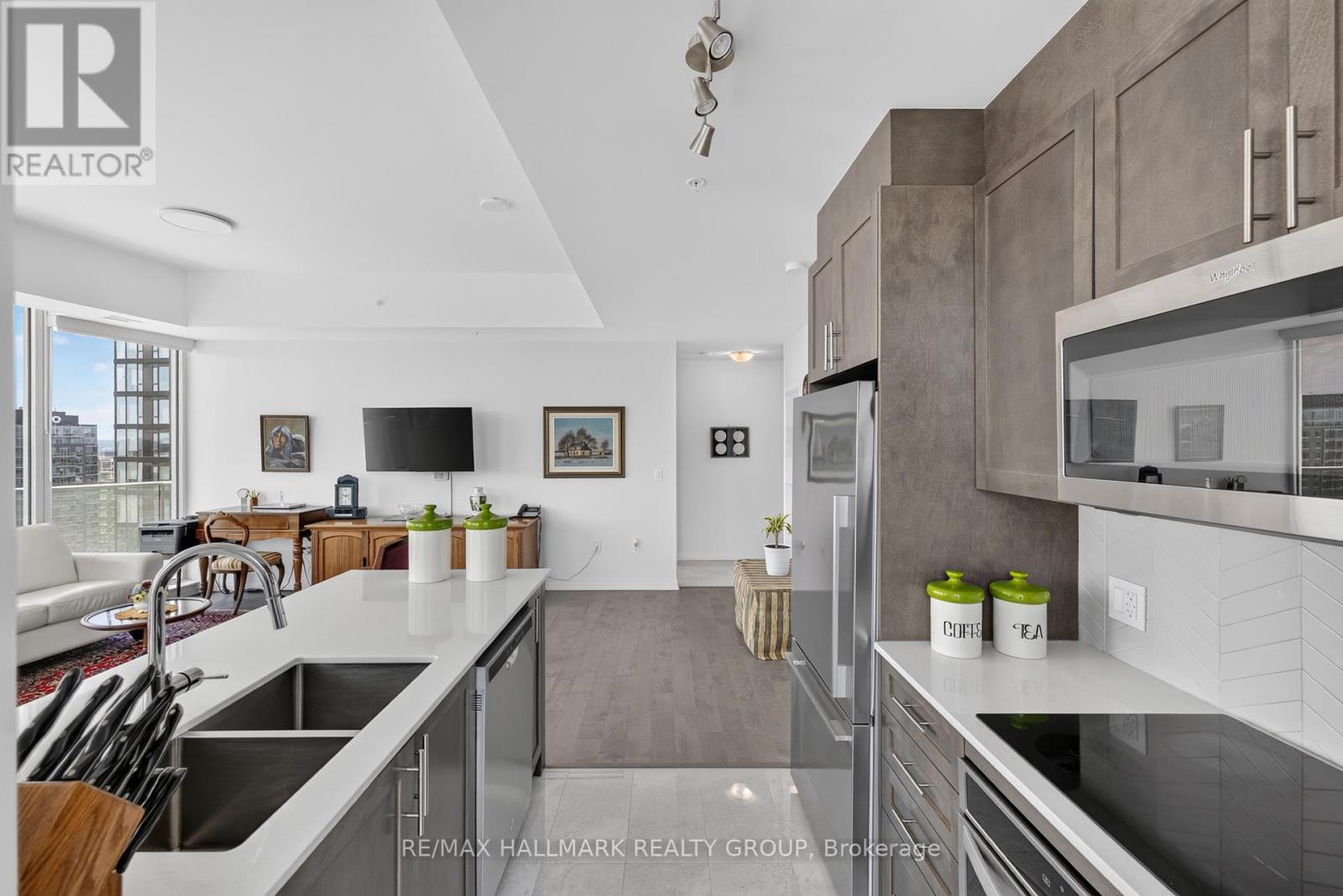 2404 - 805 Carling Avenue Property Photo 24