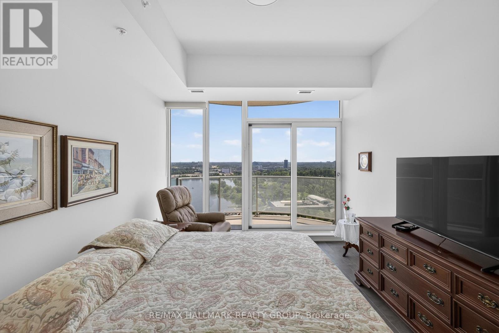 2404 - 805 Carling Avenue Property Photo 36