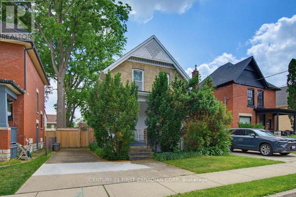 243 TECUMSEH AVENUE E Property Photo 1