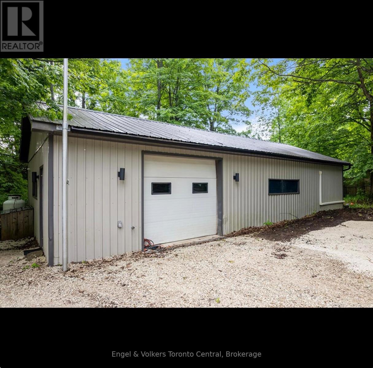 467042 12th Conc B Concession Property Photo 27