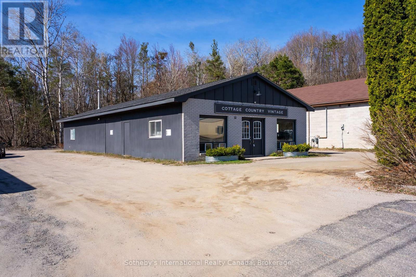 10 Armstrong Street Property Photo 2