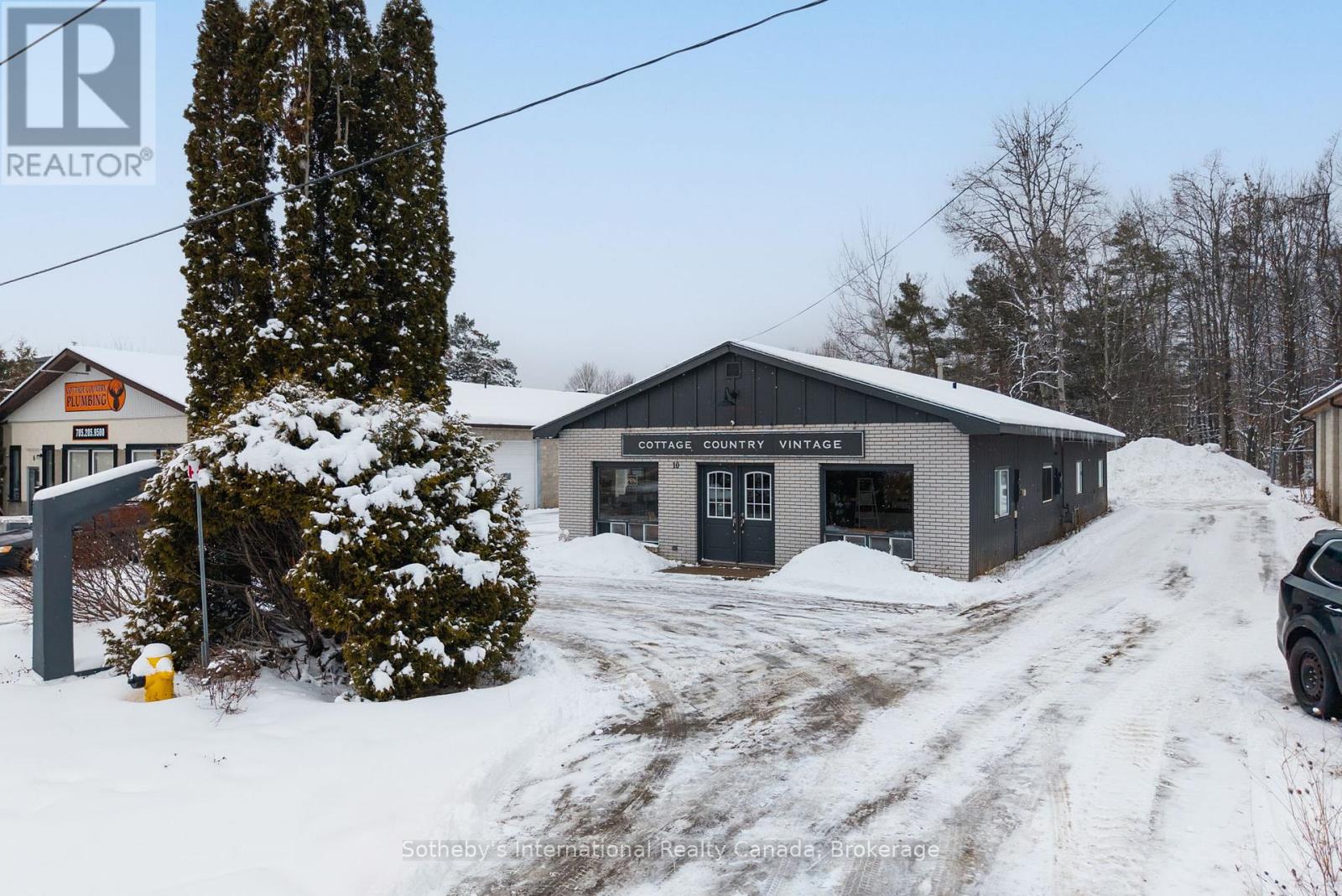 10 Armstrong Street Property Photo 19