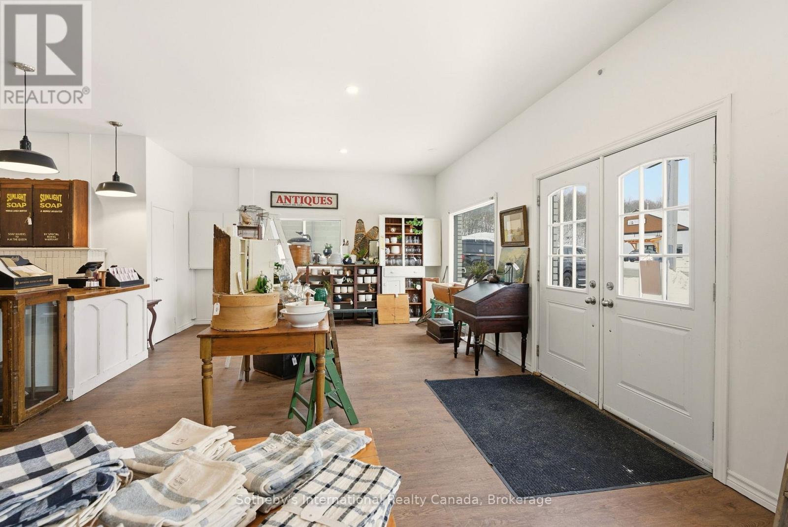 10 Armstrong Street Property Photo 20