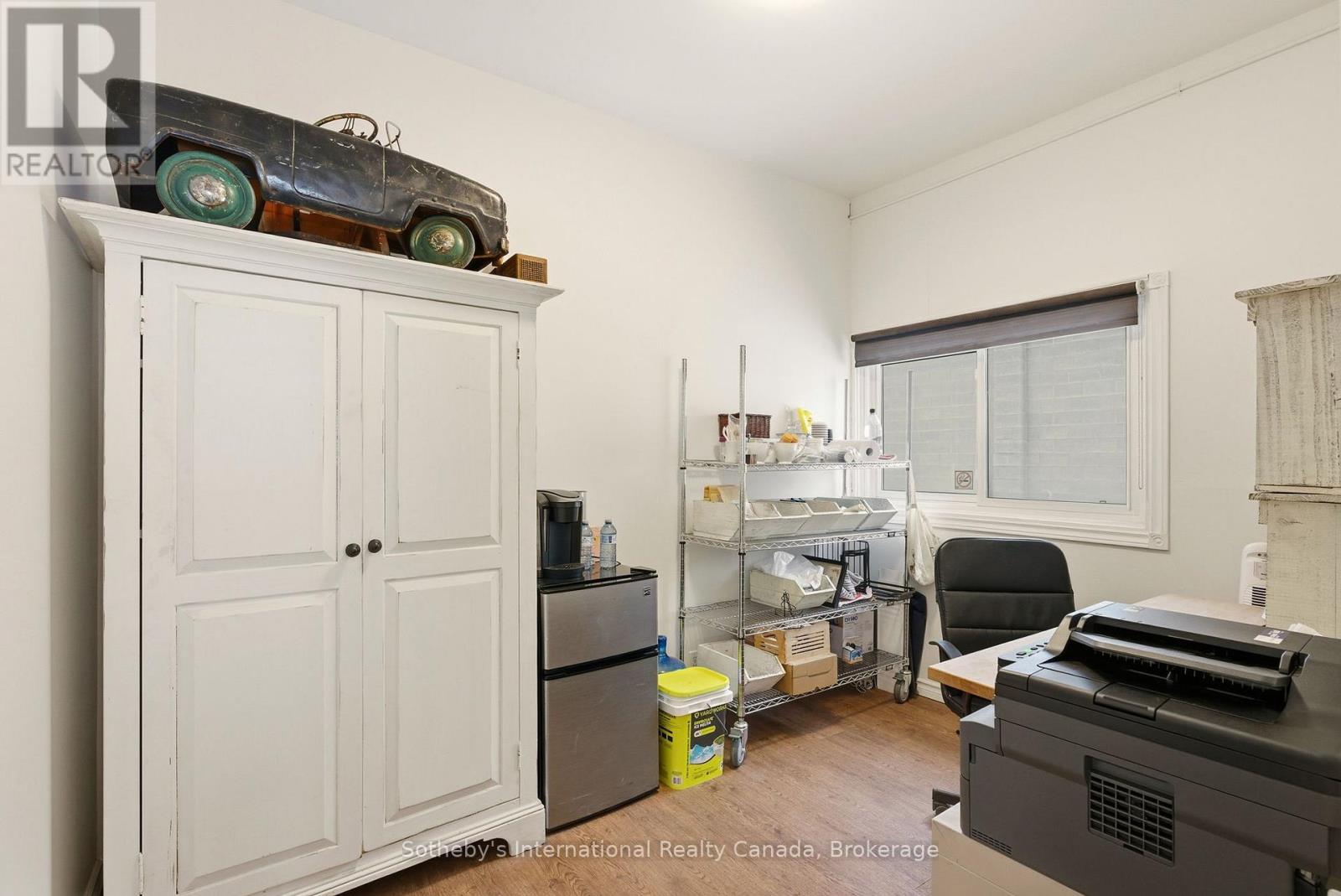 10 Armstrong Street Property Photo 21