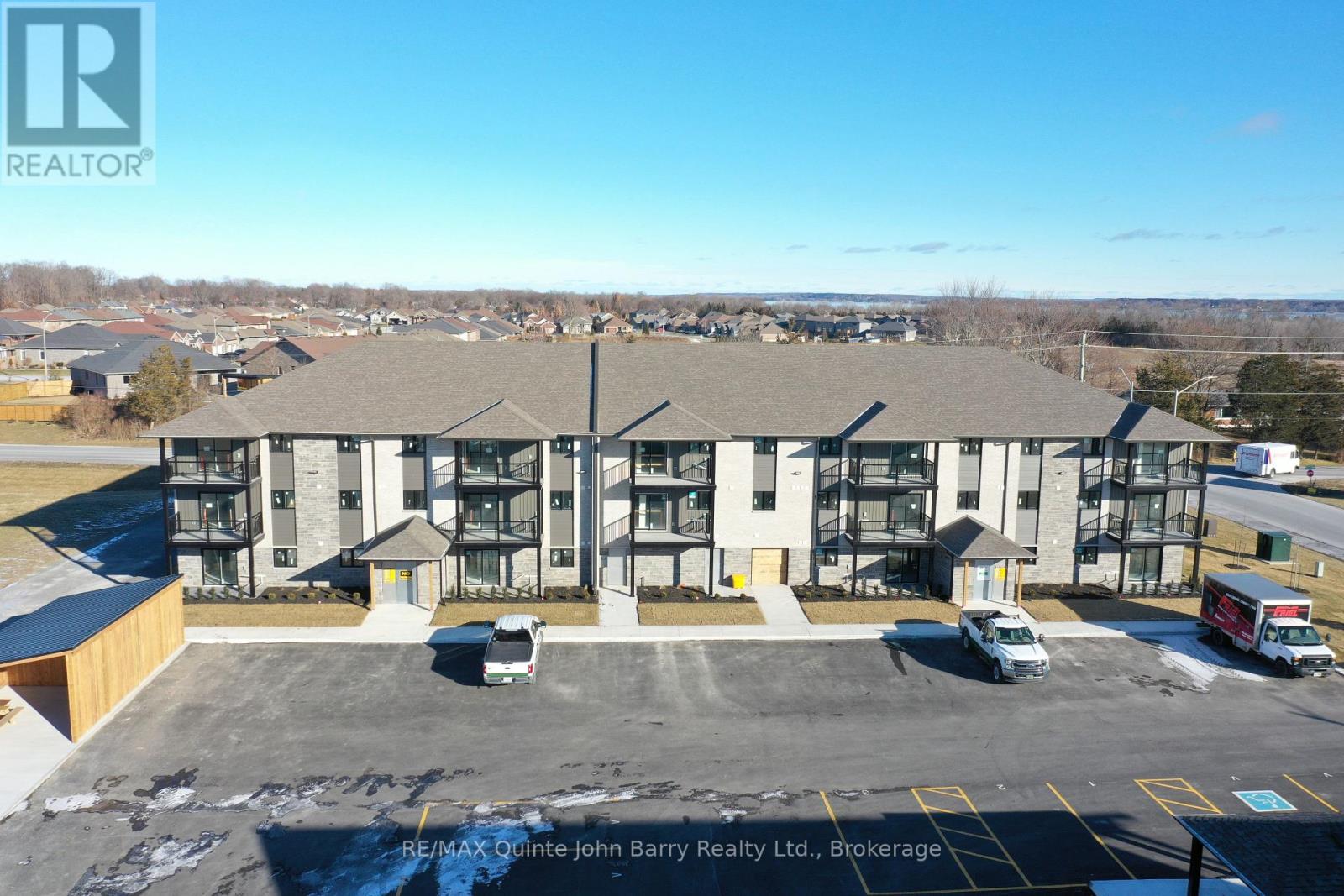 306-10 Hillside Meadow Drive Property Photo 15