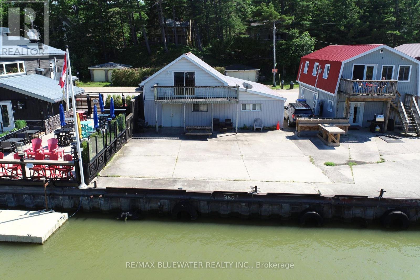 75 River Road Property Photo 1