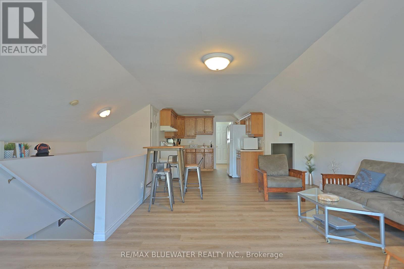 75 River Road Property Photo 11