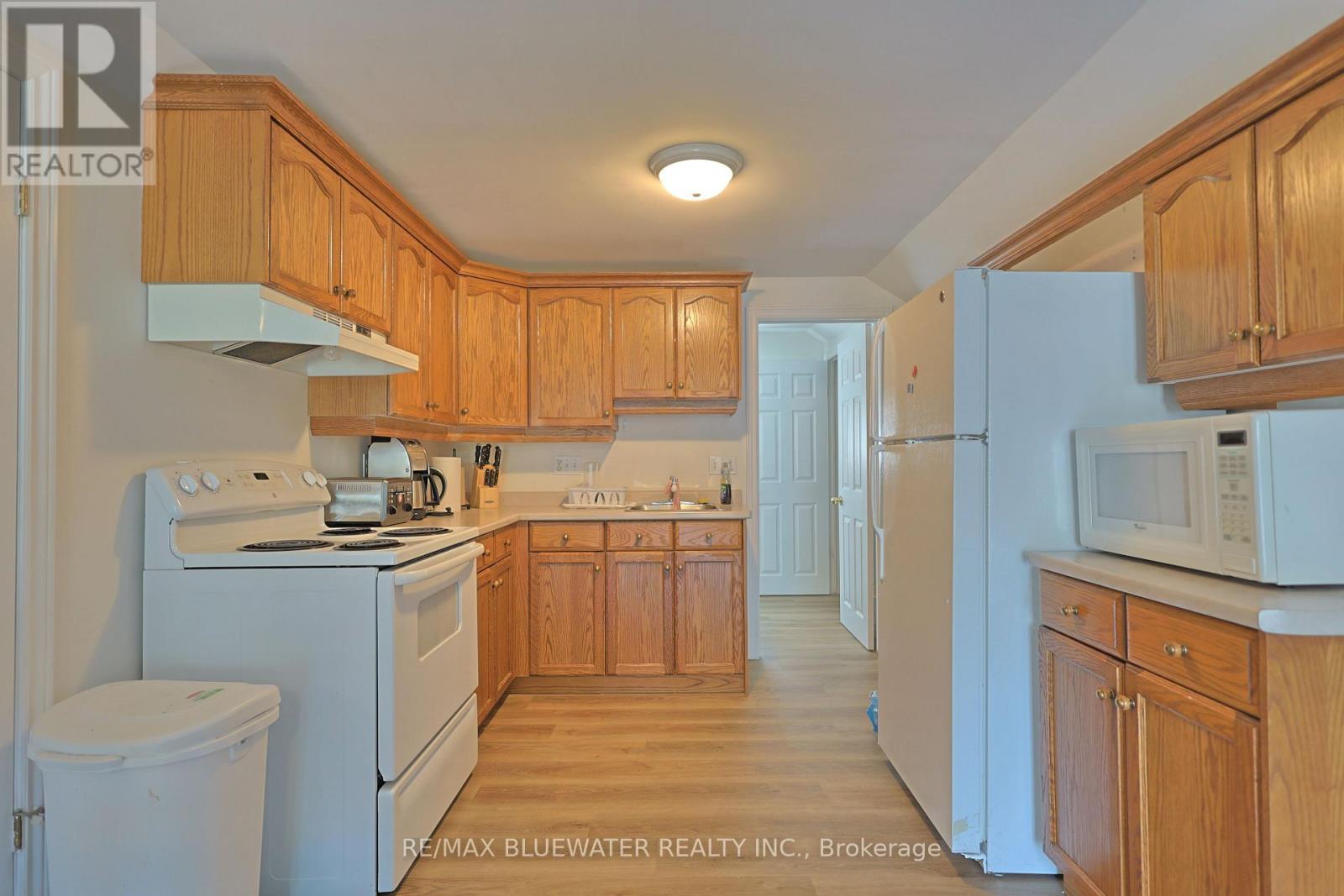 75 River Road Property Photo 12