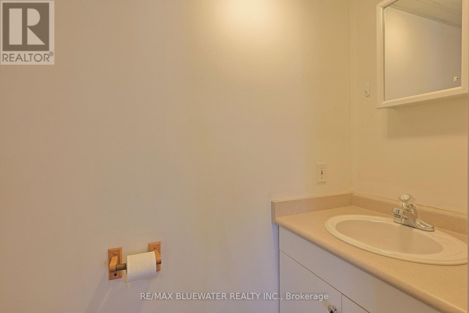 75 River Road Property Photo 19