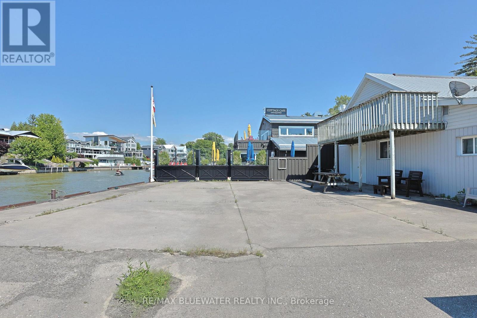 75 River Road Property Photo 28