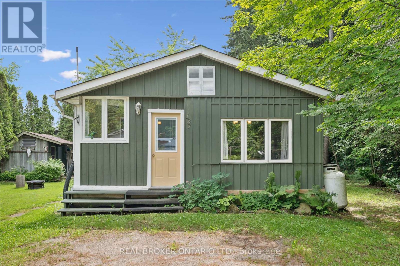 127 Cedar Crescent Property Photo 1