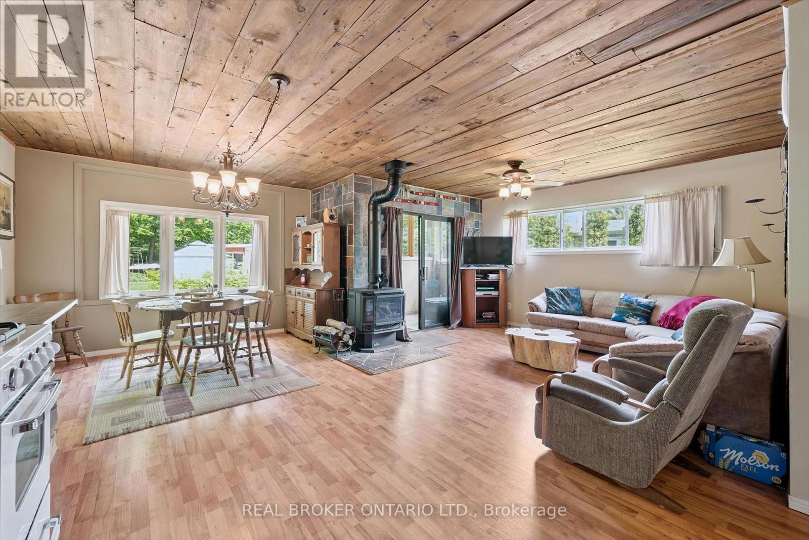 127 Cedar Crescent Property Photo 10