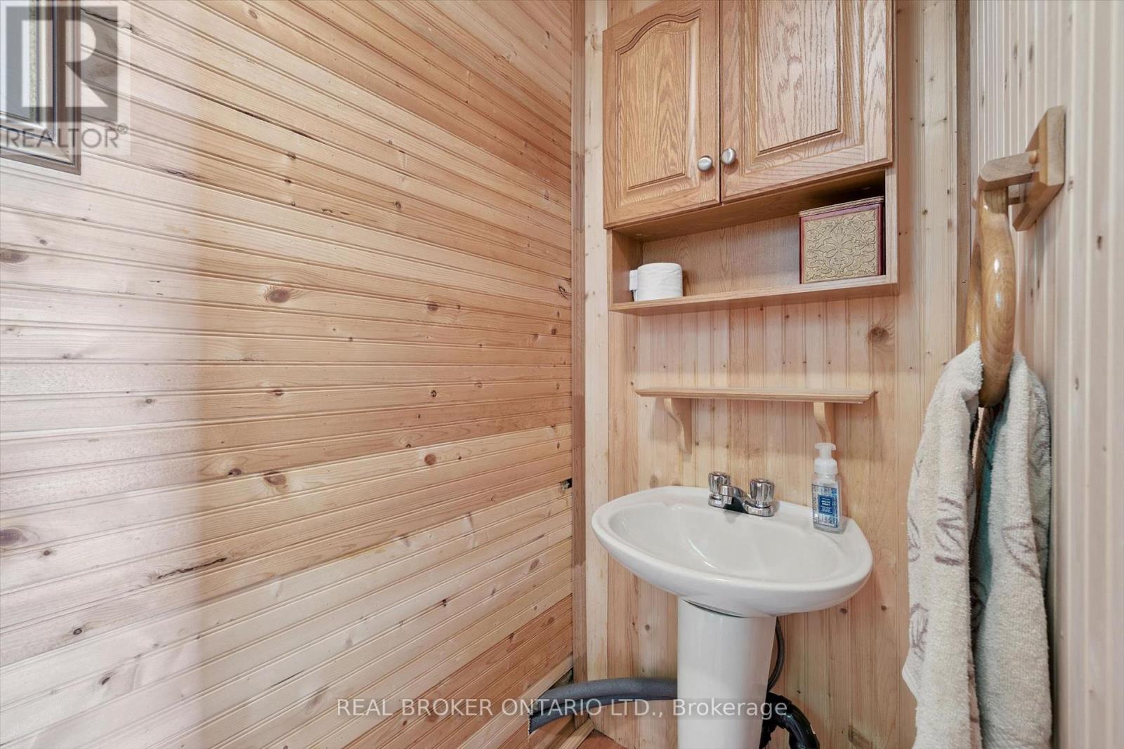 127 Cedar Crescent Property Photo 14