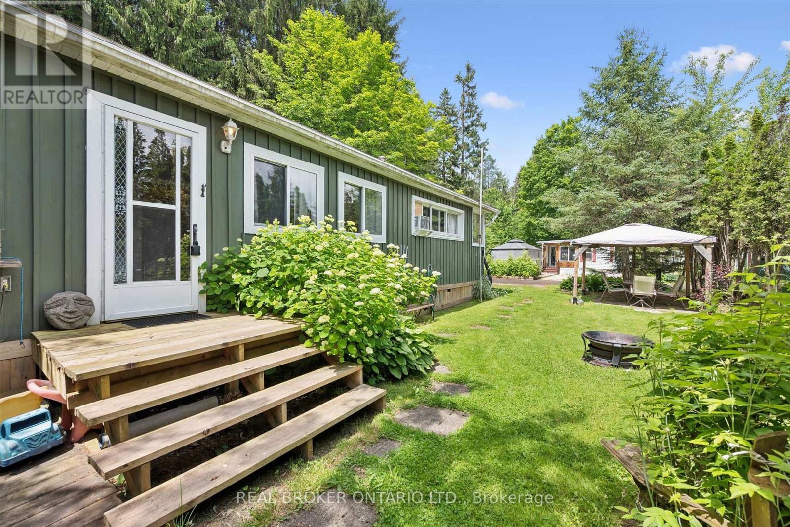 127 Cedar Crescent Property Photo 18