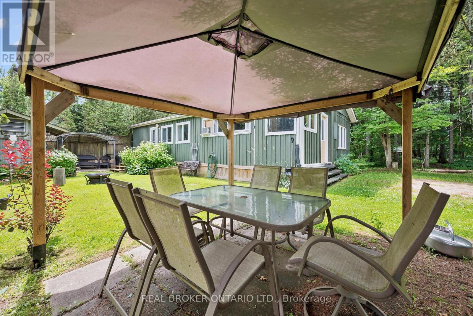 127 Cedar Crescent Property Photo 21