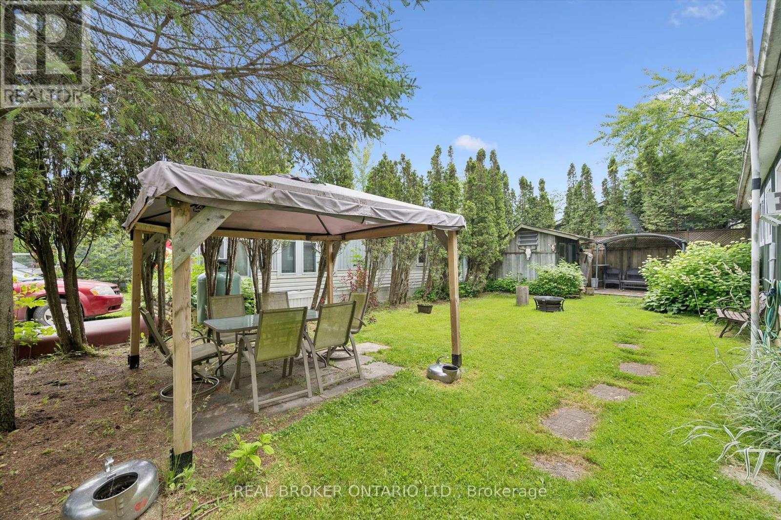 127 Cedar Crescent Property Photo 22