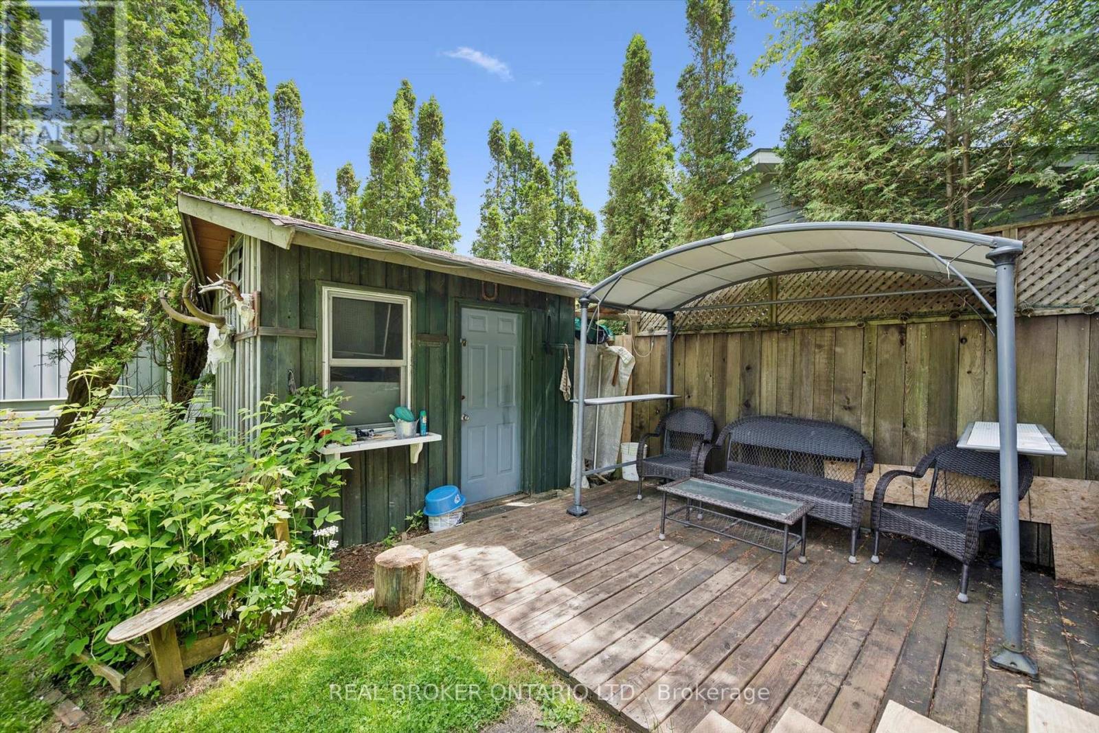 127 Cedar Crescent Property Photo 24