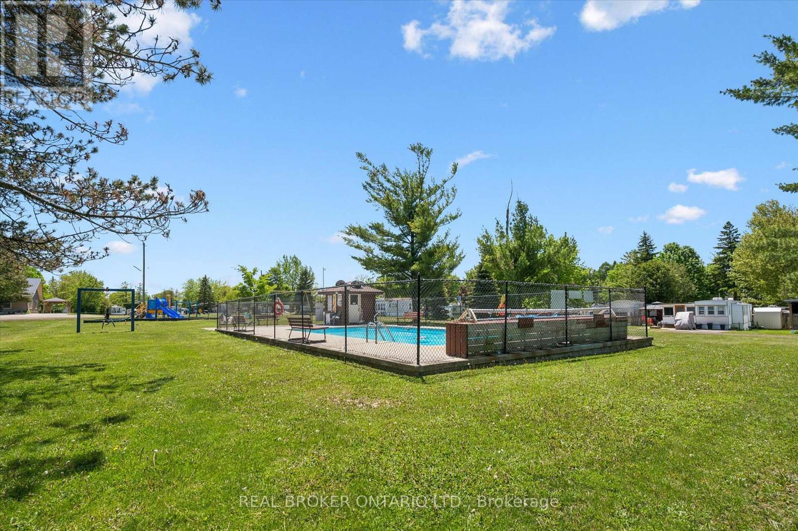 127 Cedar Crescent Property Photo 27